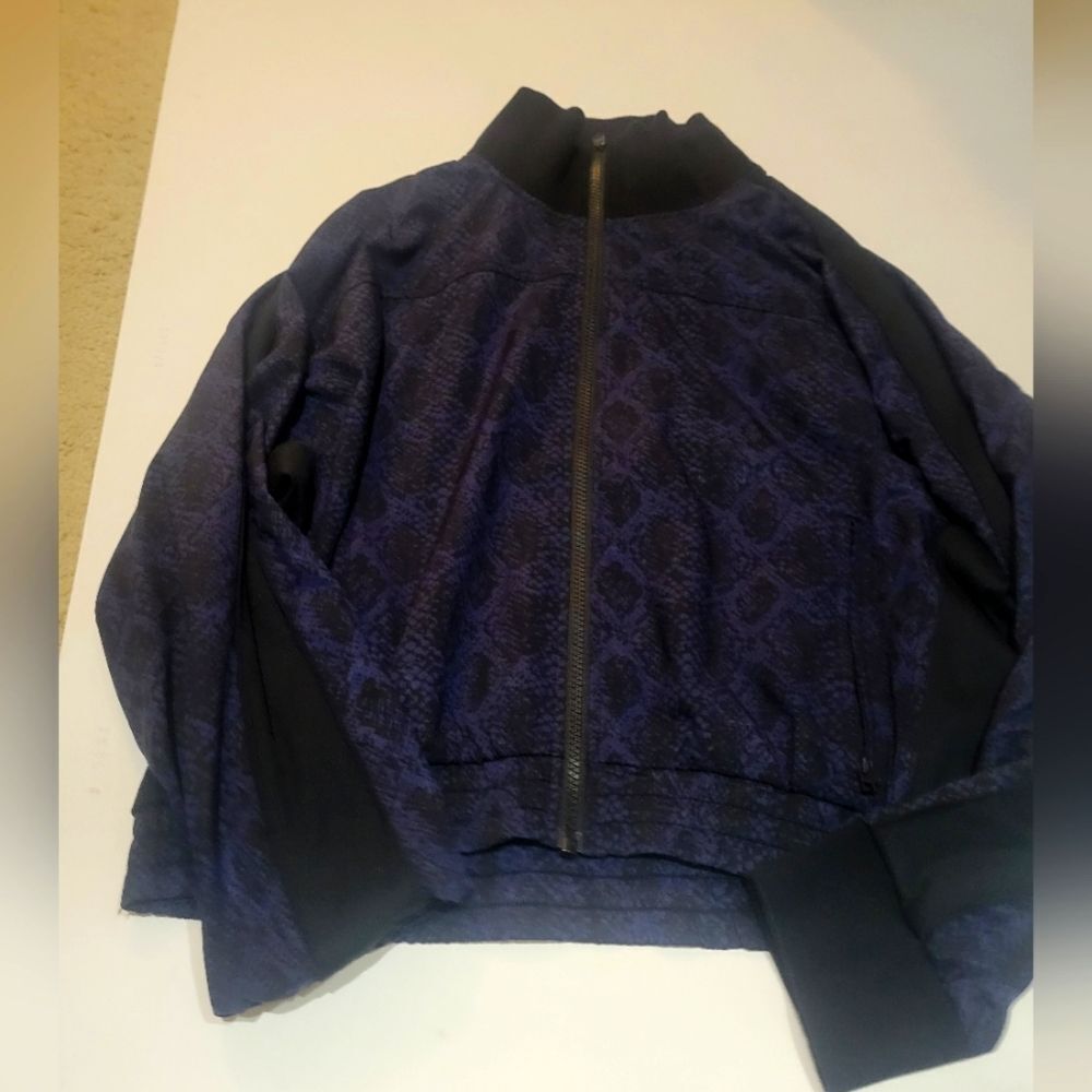 Athleta Jacket Size M Black and Blue